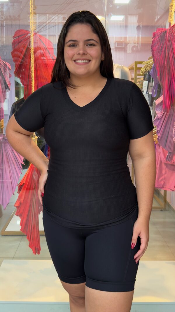 BLUSA CLARA - PRETA