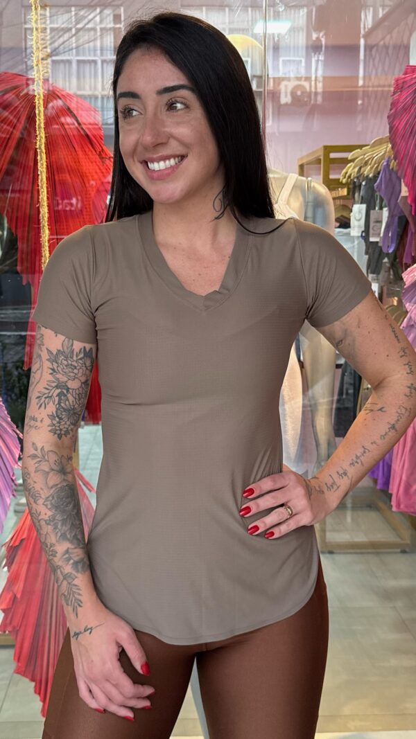 BLUSA CLARA - MARROM