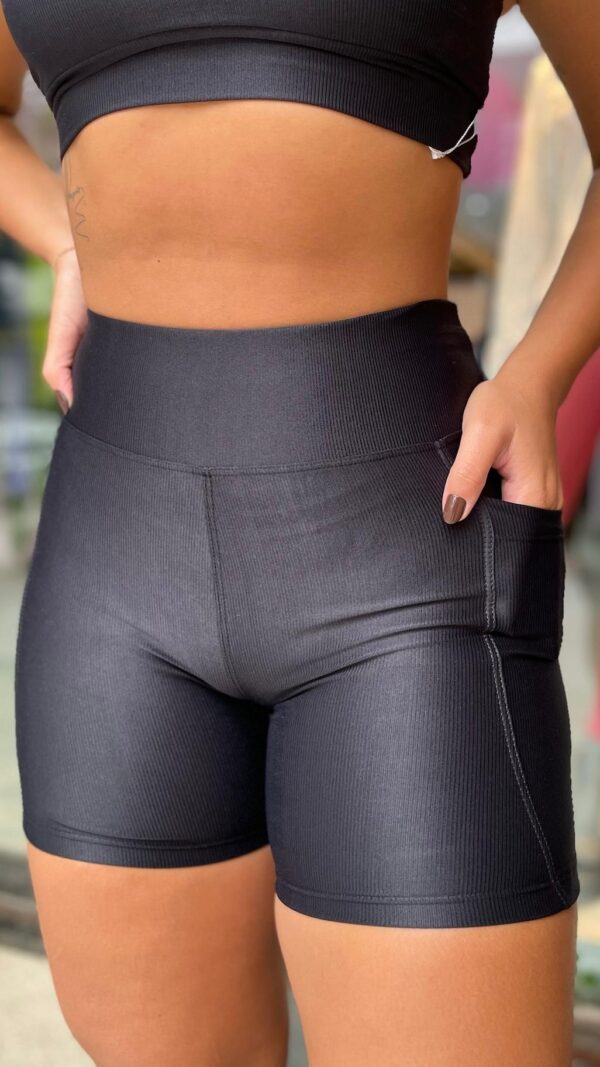 SHORT CARMEM COM BOLSO - PRETO