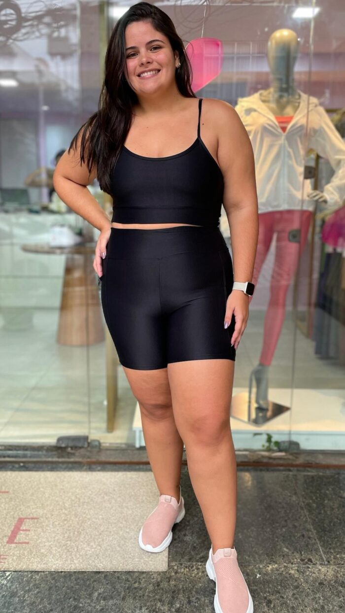 SHORT CARMEM  PLUS COM BOLSO - PRETO - Image 3
